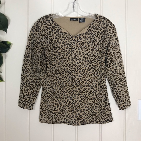 George Brown & Animal Cheetah Print Blouse
3/4 Sleeve
Large
77% Silk 23% Nylon - Picture 1 of 13